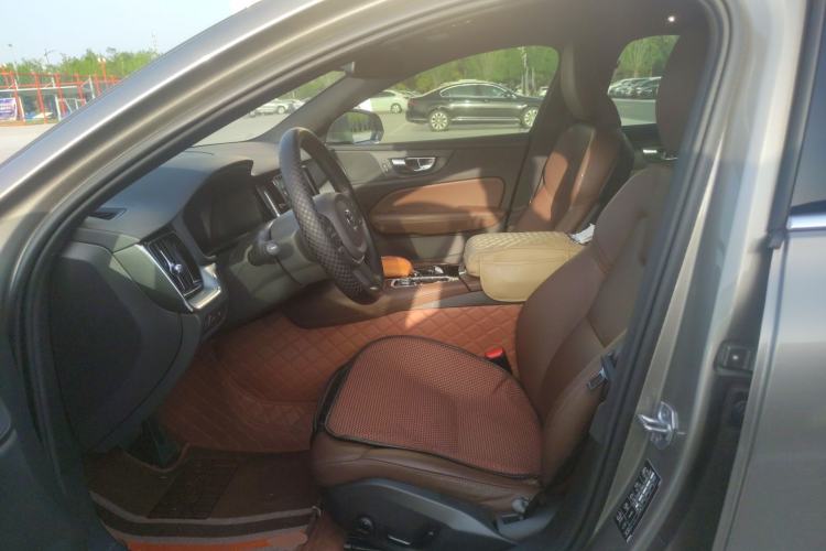 Used Volvo S60 New Energy 2021 T8 E-Drive Hybrid Four-Wheel Drive Smart Luxury Edition