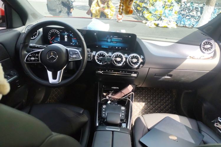 Used Mercedes-Benz GLA 2020 GLA 200 Center Console