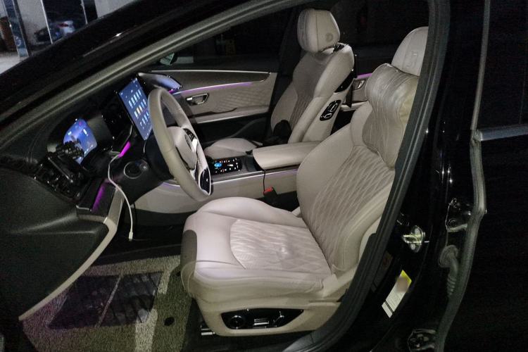 Used BYD Han 2024 EV Glory Edition 715KM Front-Wheel-Drive Flagship Model
