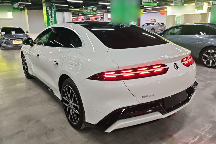 Used Denza Z9 2024 1100 km Four-Wheel Drive Max Version Exterior 2