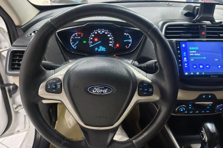 Used Ford Escort 2015 1.5L Automatic Fashion Model
