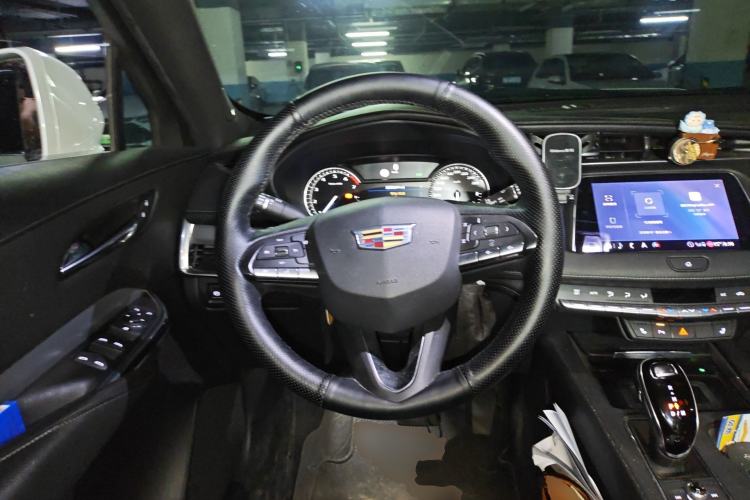 Used Cadillac XT4 2020 28T Two-Wheel-Drive Leading Version Steering Wheel
