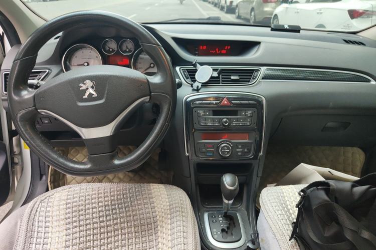 Used Peugeot 308 2013 1.6L Automatic Fashion Model Center Console