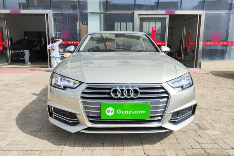 Used Audi A4L 2018 30th Anniversary Edition 40 TFSI Fashion Model
