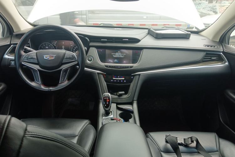 Used Cadillac XT5 2018 25T Luxury Model
