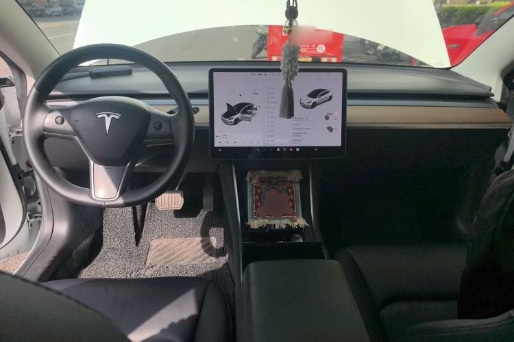 Used Tesla Model 3 2019 Standard Range Rear-Wheel Drive Upgraded Version (60 kWh) Center Console