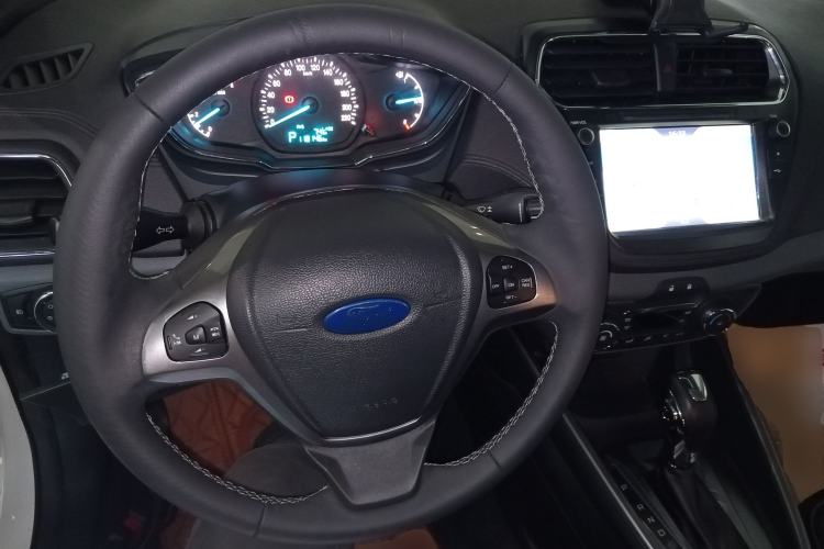 Used Ford Escort 2015 1.5L Automatic Fashion Model
