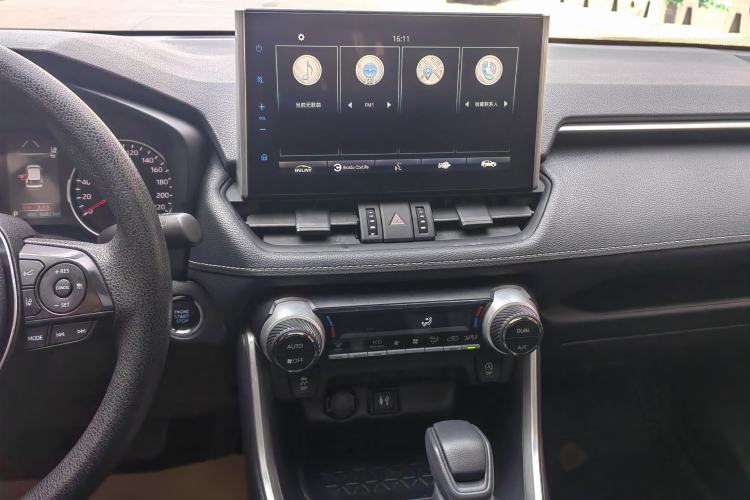 Used Toyota Wildlander 2020 2.0L CVT 4x4 Luxury Edition Interior 5