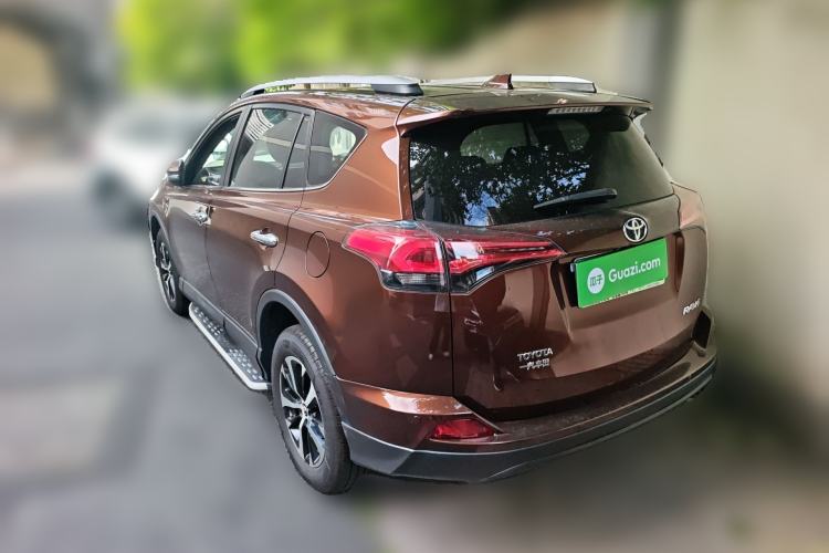 Used Toyota RAV4 2016 2.0L CVT Two-Wheel Drive Fashion Edition China V Standard
