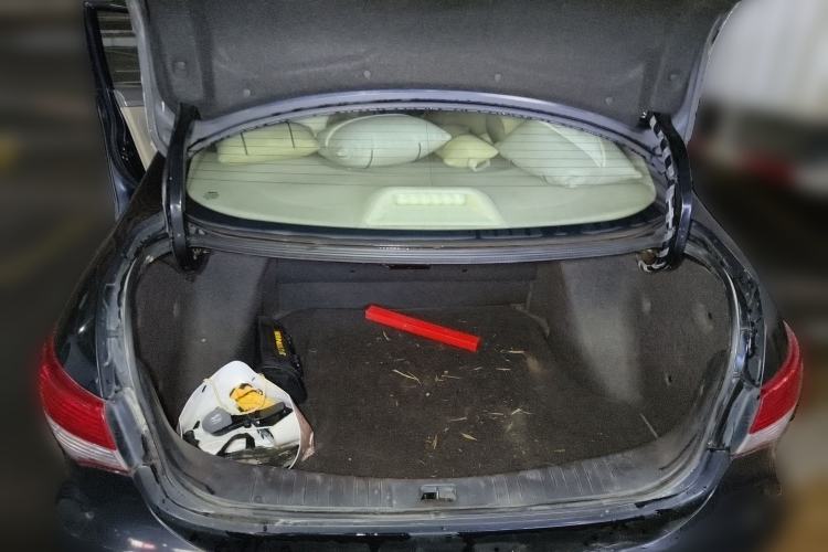 Used Nissan Sylphy 2012 Classic 1.6XE Automatic Comfort Edition Trunk