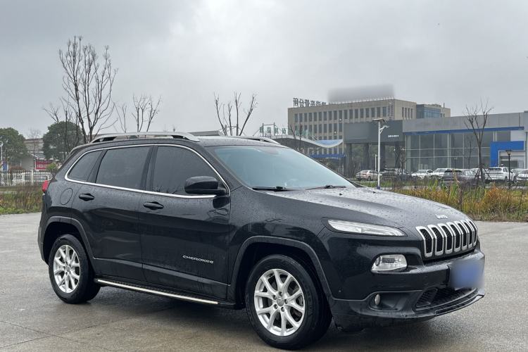 Used Jeep Cherokee 2016 2.0L Leading Edition Exterior 2