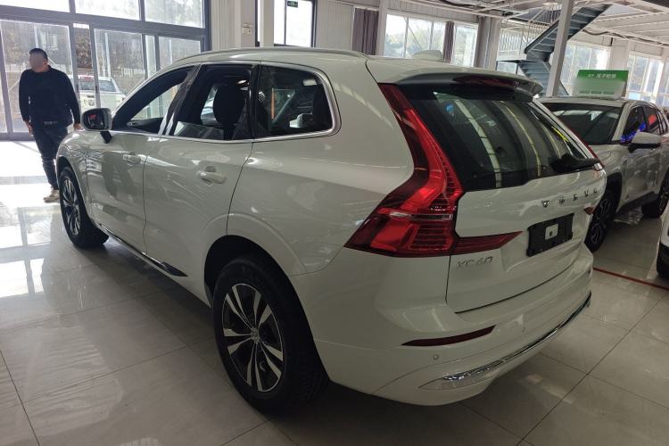 Used Volvo XC60 2025 B5 4x4 Smart Luxury Edition
