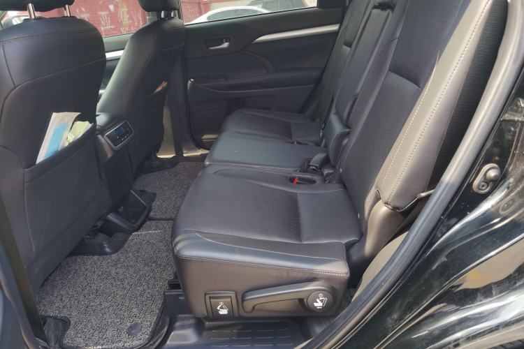 Used Toyota Highlander 2018 2.0T Four-Wheel Drive Luxury Version 7 Seats China VI Standard
