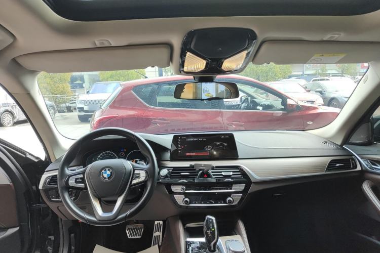 Used BMW 5 Series 2019 Facelifted 530Li Luxury Edition Premium Package
