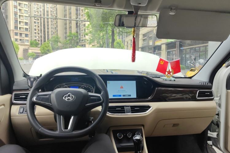 Used CHANGAN KUAYUE Xing V5 2022 1.5L Luxury 5-7 Seater Passenger Vehicle JL473QH Center Console