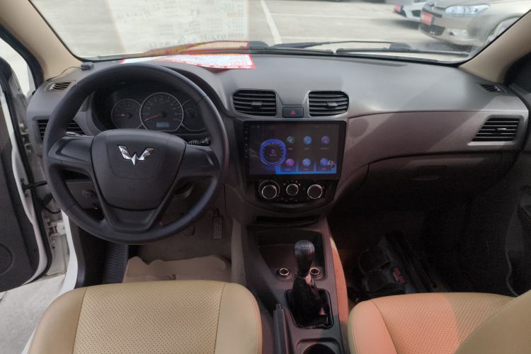 Used Wuling Hongguang 2014 1.5L S Standard Version
