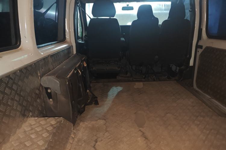 Used JMC Fushun 2022 2.0T Manual Multi-Function Passenger Vehicle Short Wheelbase Mid-Height Roof 6-Seater Left Rear Seat