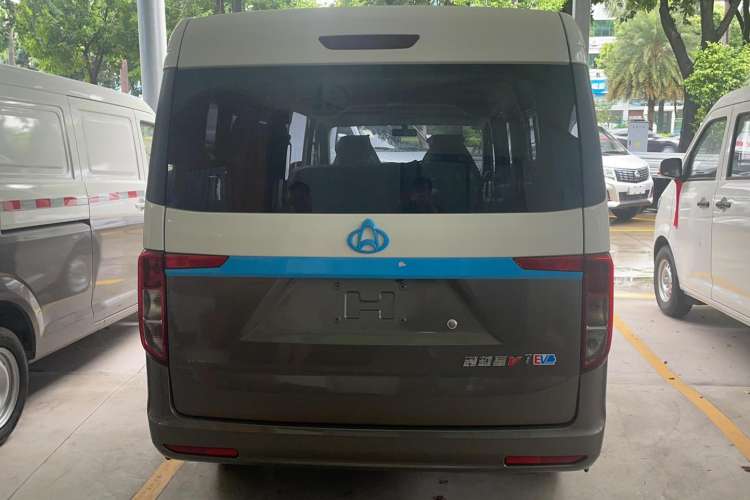 Used CHANGAN KUAYUE Xing V7 EV 2024 251 km Hatchback Luxury Version 7 Seats Exterior 4