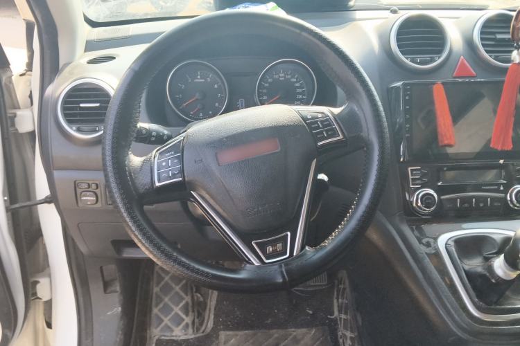 Used Haval H6 2013 Upgraded Model 1.5T Manual Two-Wheel Drive Elite Version Steering Wheel