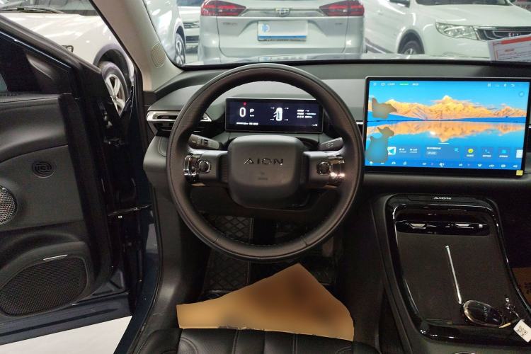 Used AION V 2024 Aion Tyrannosaurus 650 Smart Premium Edition