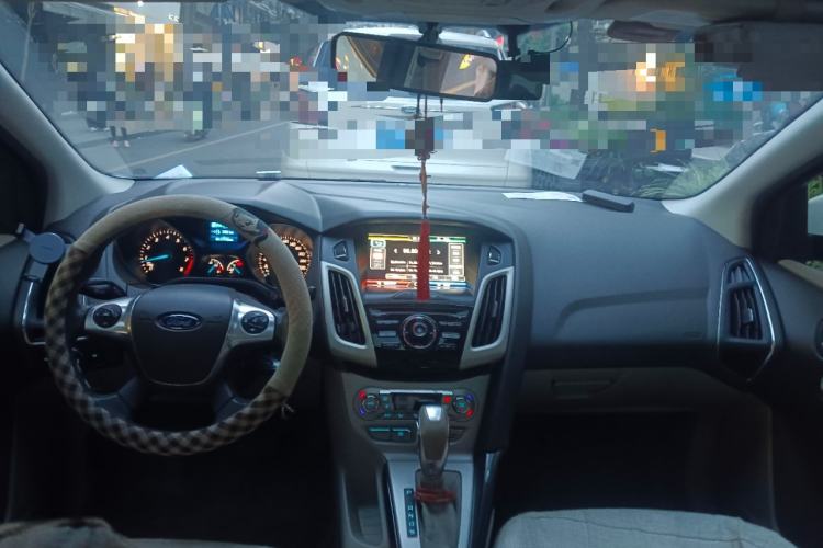 Used Ford Focus 2012 Sedan 1.6L Automatic Fashion Edition