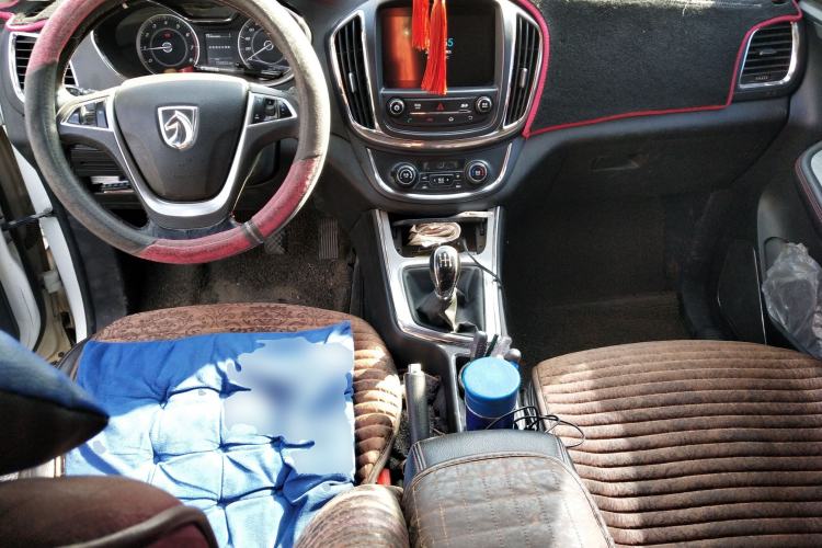 Used Baojun 560 2015 1.8L manual luxury version