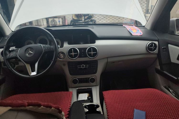 Used Mercedes-Benz GLK-Class 2013 GLK 300 4MATIC Fashion Model Center Console