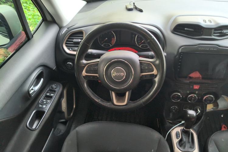 Used Jeep Renegade 2017 180TS Automatic Four-Wheel Drive Superior Edition