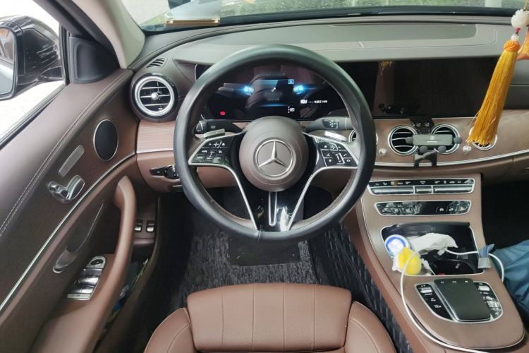 Used Mercedes-Benz E-Class New Energy 2022 Second Facelift E 350 e L Plug-in Hybrid Sedan Steering Wheel