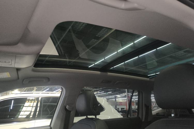 Used Volkswagen Tiguan L 2023 330TSI Automatic Two-Wheel Drive R-Line Enjoyment Edition