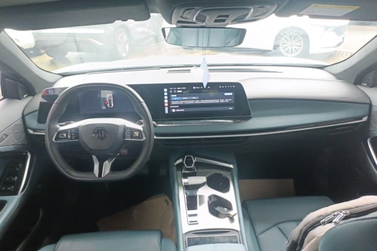 Used MG 7 2025 1.5T 300 DCT Elegant Edition Center Console