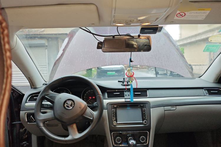 Used Skoda Superb 2013 1.4TSI DSG Sport Edition Center Console