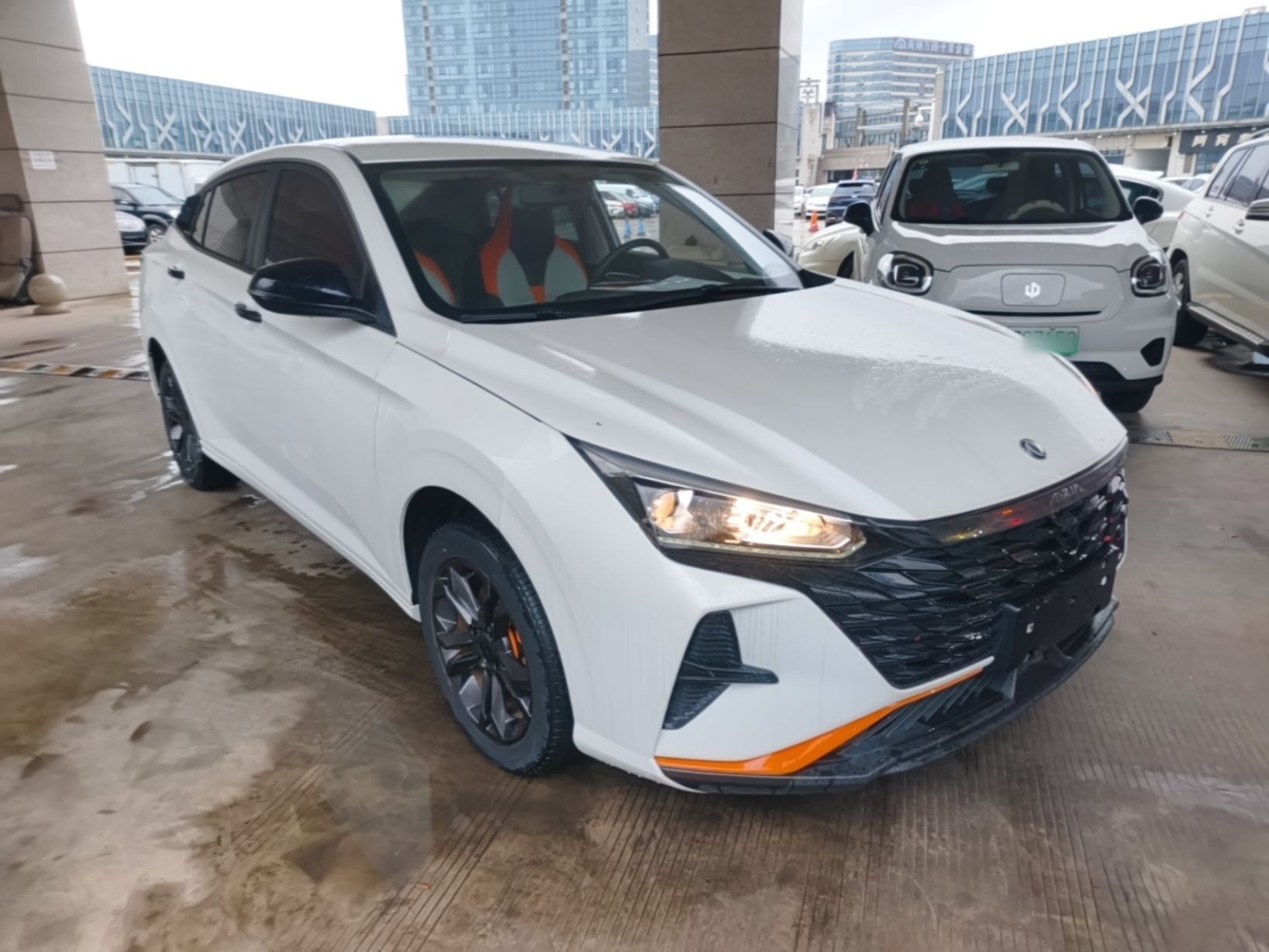 Dongfeng Aeolus Yixuan 2023 1.5L Automatic Glory Edition — снимка 3
