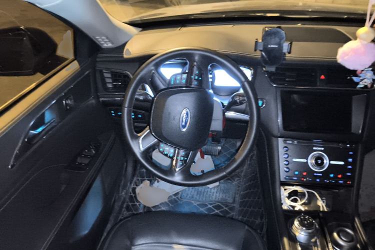 Used Ford Taurus 2017 EcoBoost 245 Luxury Model Steering Wheel