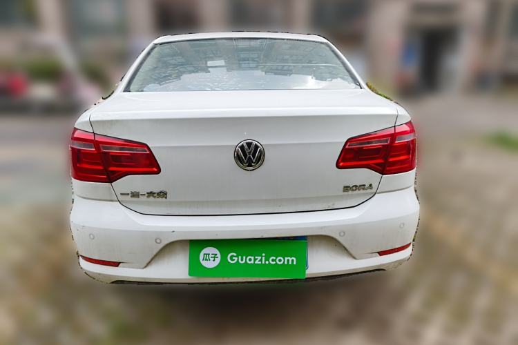 Used Volkswagen Bora 2015 Value Edition 1.6L Manual Fashionable Style