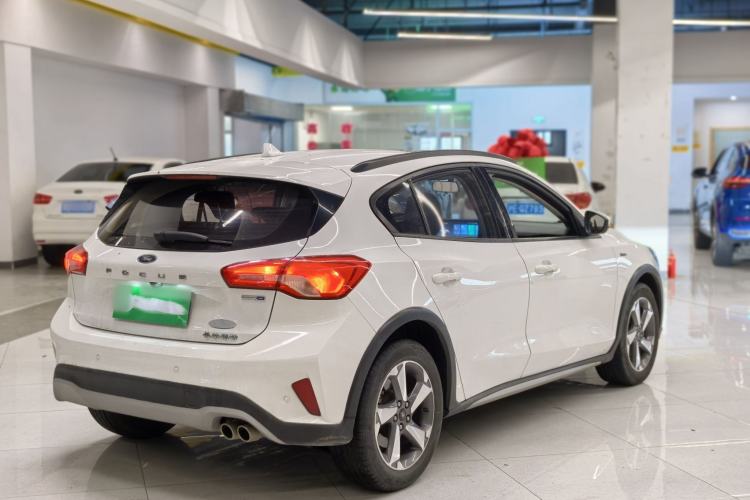 Used Ford Focus Active 2021 EcoBoost 180 Automatic Trendy Model Exterior 4