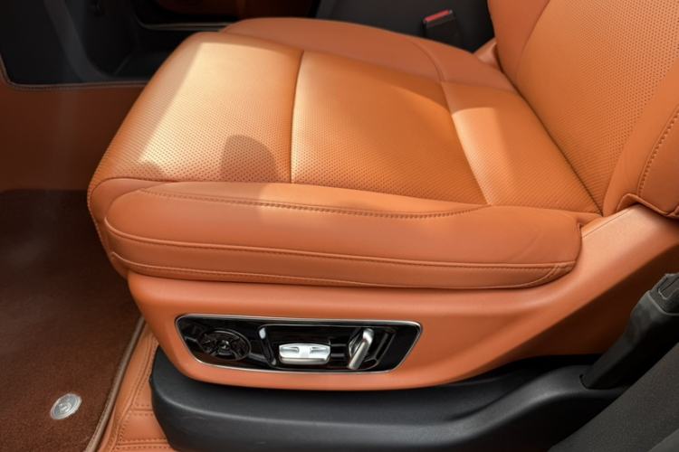 Used Li Auto L8 2023 Pro Model
