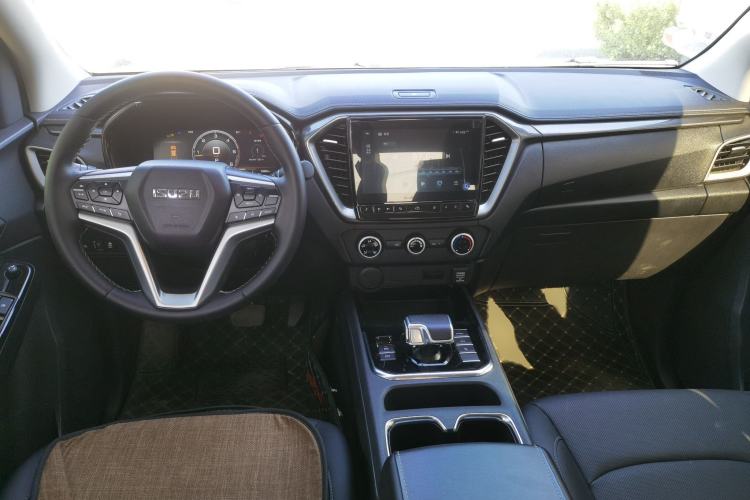 Used Isuzu D-MAX 2023 2.5T Automatic Two-Wheel Drive Diesel Navigation Edition Long Wheelbase