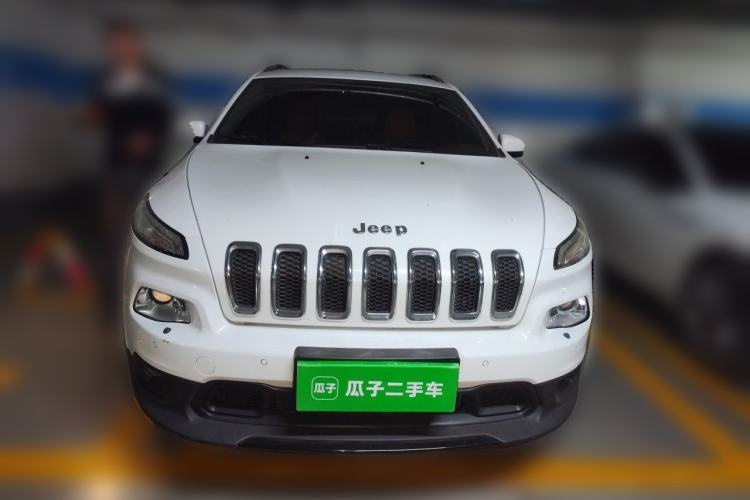 Used Jeep Cherokee 2014 2.4L Luxury Edition
