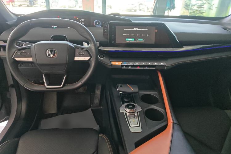 Used CHANGAN UNI-V 2022 1.5T Prestige Version
