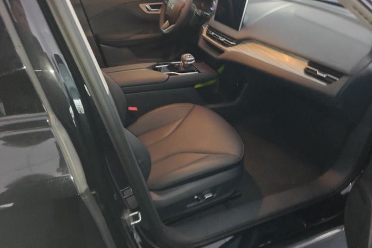 Used Hongqi E-QM5 2024 560km PLUS
