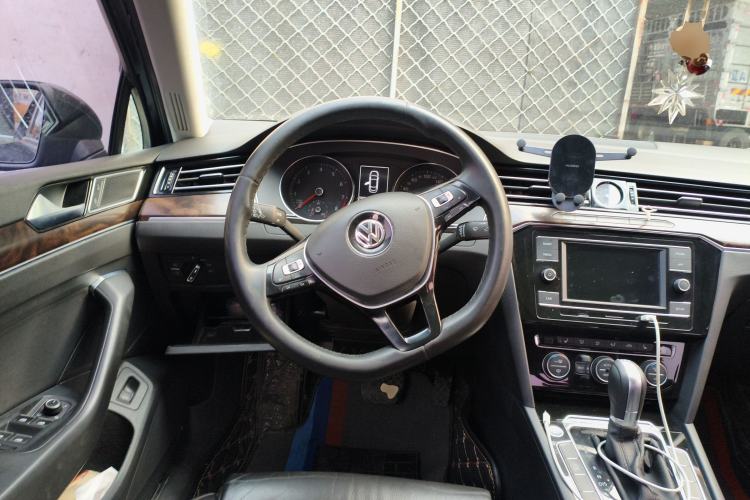 Used Volkswagen Magotan 2018 380TSI DSG Luxury Model Steering Wheel