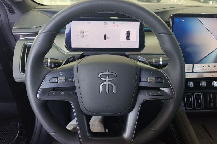 Used BYD Song L EV 2025 Intelligent Driving Version 662 km LiDAR Excellence Edition Steering Wheel