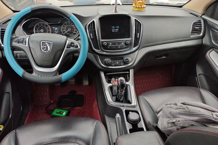 Used Baojun 560 2016 1.8L Manual Luxury Edition Center Console