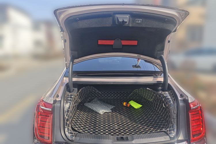 Used Hongqi H9 2022 3.0T Smart Connect Flagship Four-Seater Version Trunk