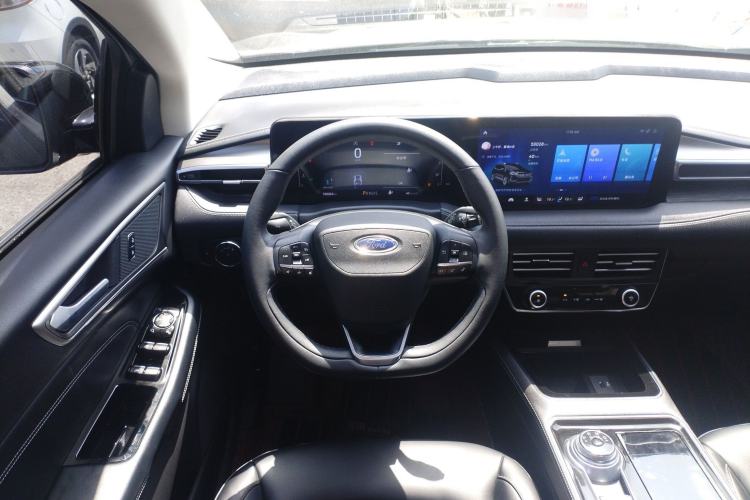 Used Ford Edge 2021 PLUS EcoBoost 245 Two-Wheel-Drive Platinum Edition 5 Seats