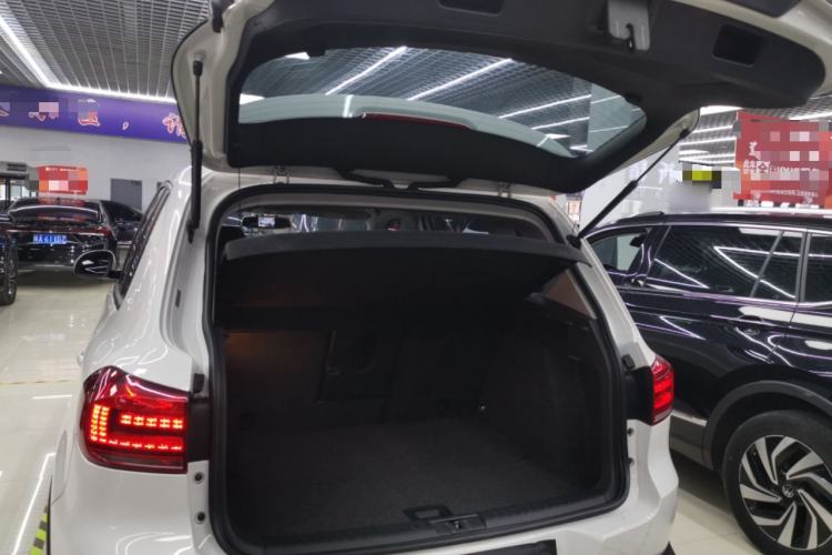 Used Volkswagen Tiguan L 2017 300TSI Automatic Two-Wheel Drive Silk Road Luxury Edition
