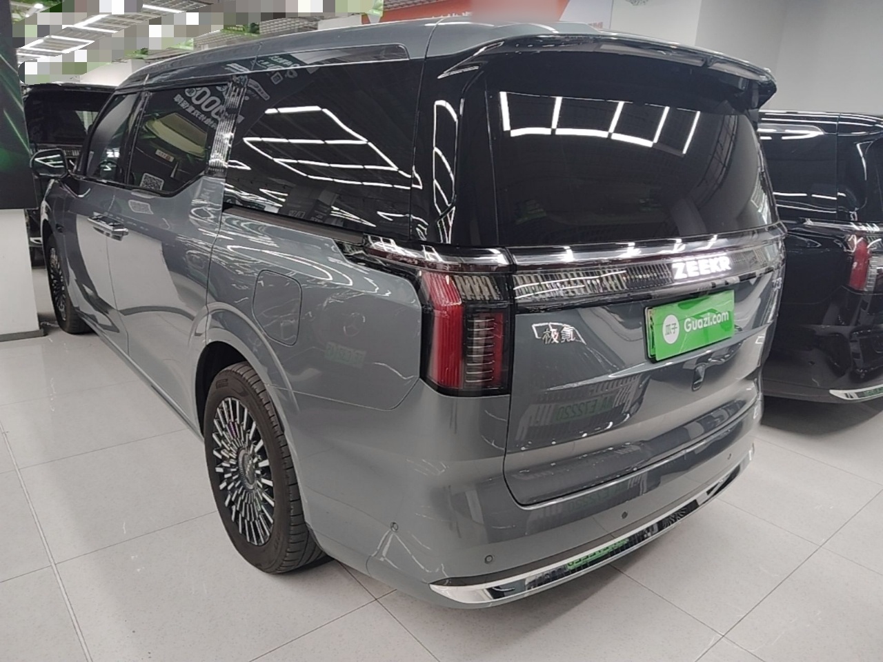 Zeekr 009 2024 Six-Seat Executive Version 4WD 108 kWh — снимка 4