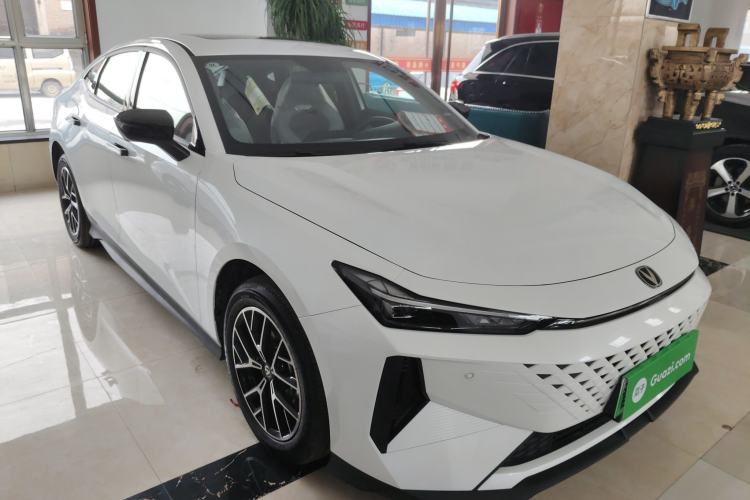 Used CHANGAN UNI-V iDD 2024 Blue Whale Smart Electric iDD 136km Smart & Fun Model