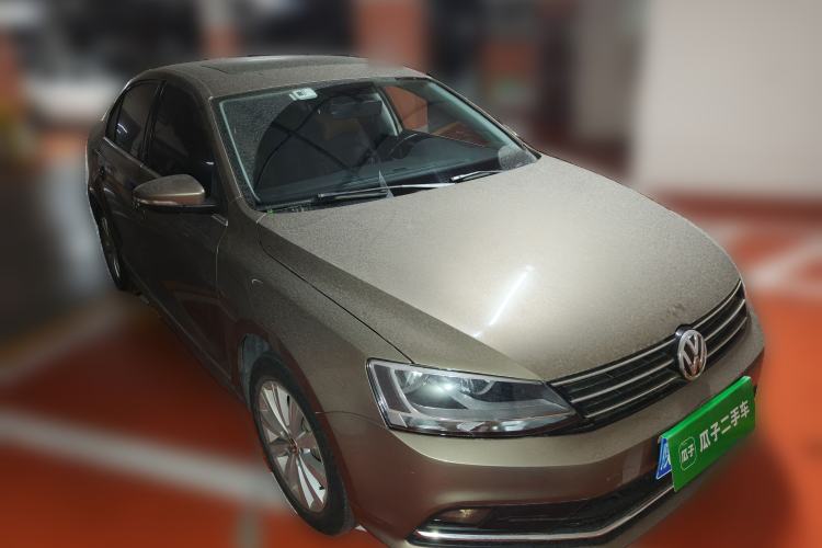 Used Volkswagen Sagitar 2015 1.6L Automatic Comfort Model Front Right 45 Deg